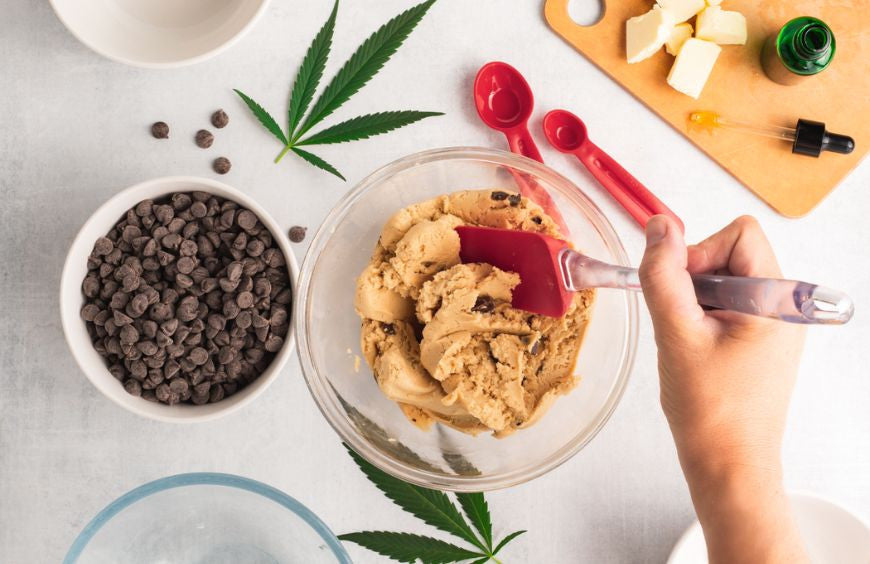 Manger du CBD : ce qu'il faut savoir avant de le cuisiner