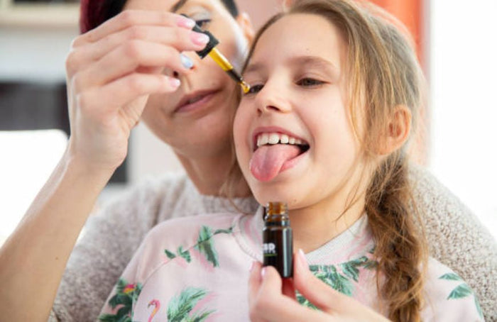 Est-ce que je peux donner du CBD à mon enfant ?
